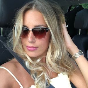 Meet your Posher, Molly